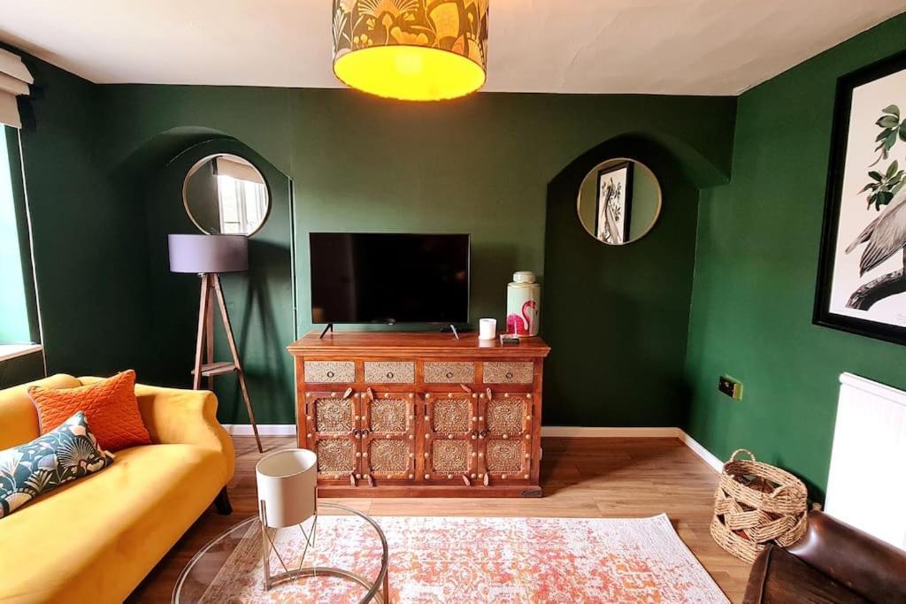 Gorgeous Two Bedroom House In Ely Exterior photo